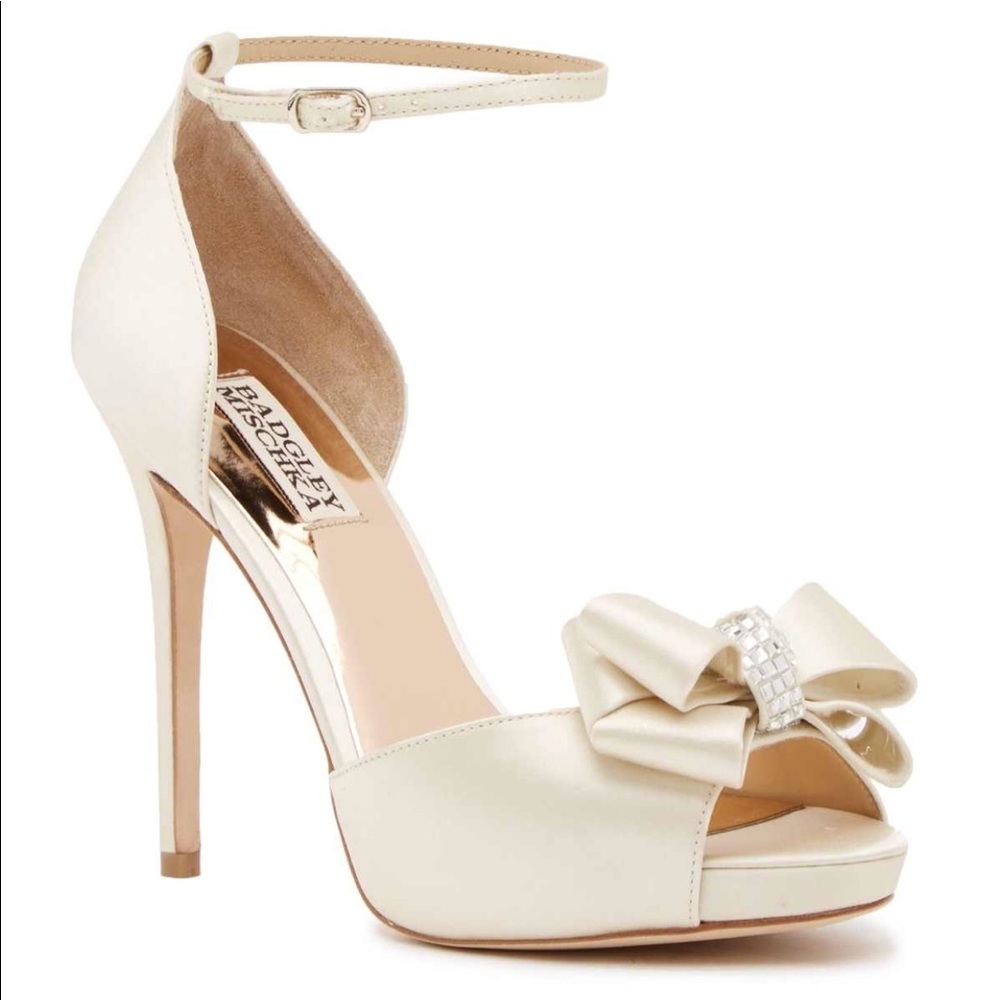 Badgley Mischka Cream Platform Heels
